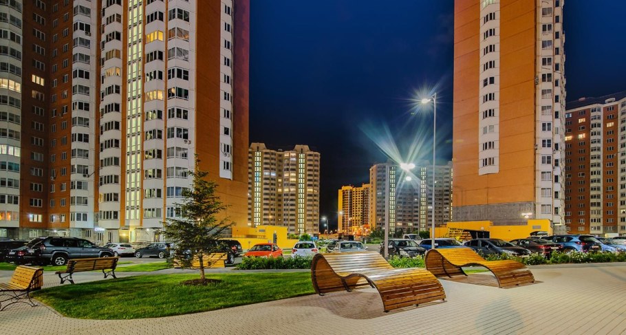 Угловая кухня низ черный верх белый