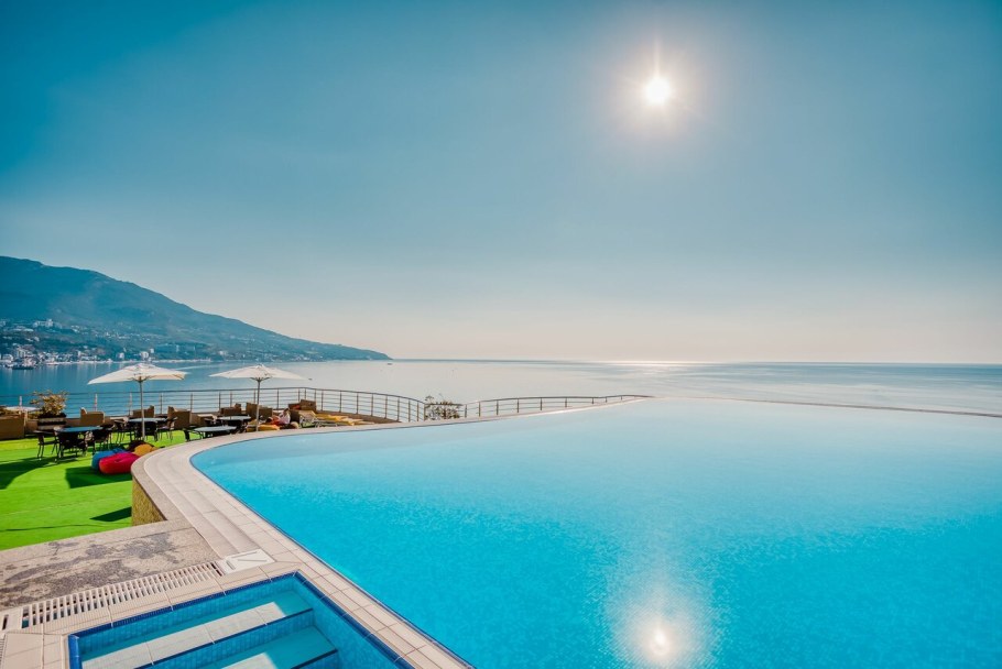 Бассейн Инфинити Ливадийский