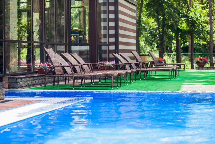 Бассейн отель