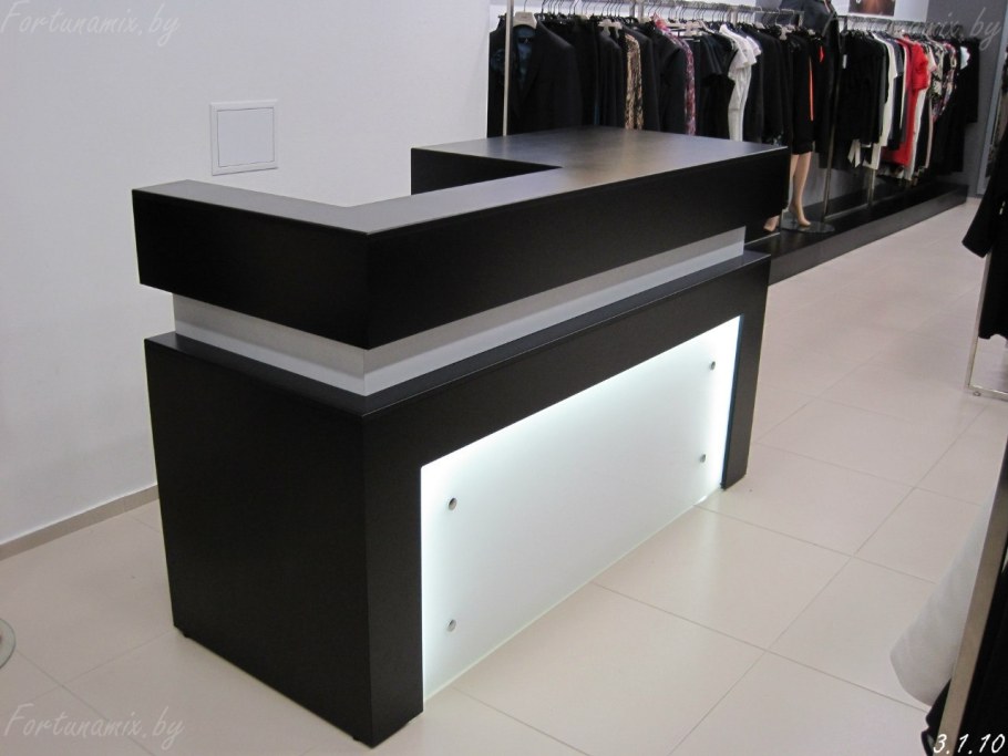 Кассовая стойка для магазина