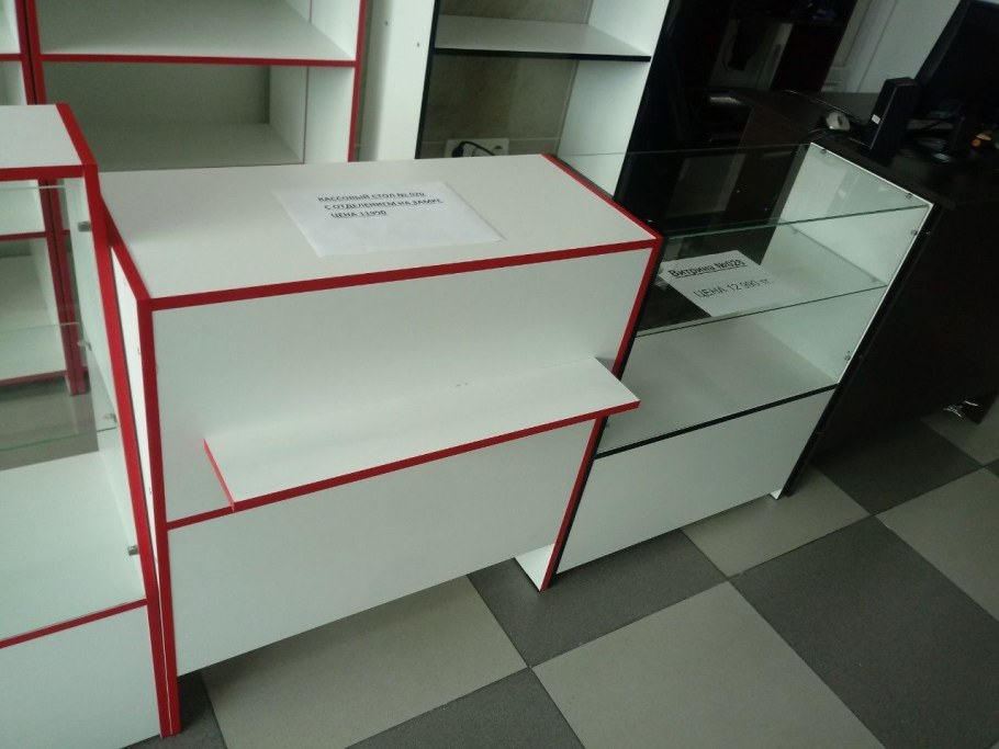 Кассовый прилавок для магазина