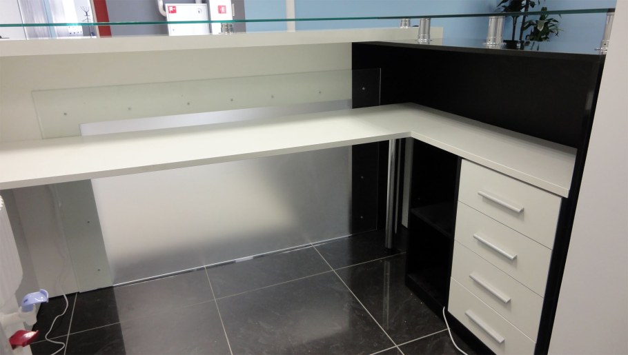 Стойка ресепшн изнутри