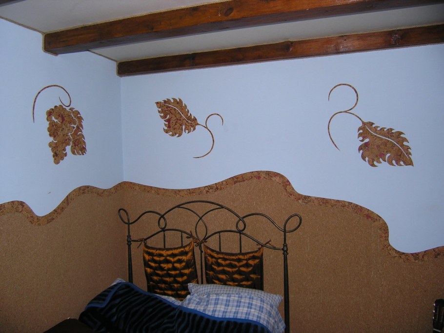 Декор стен жидкими обоями