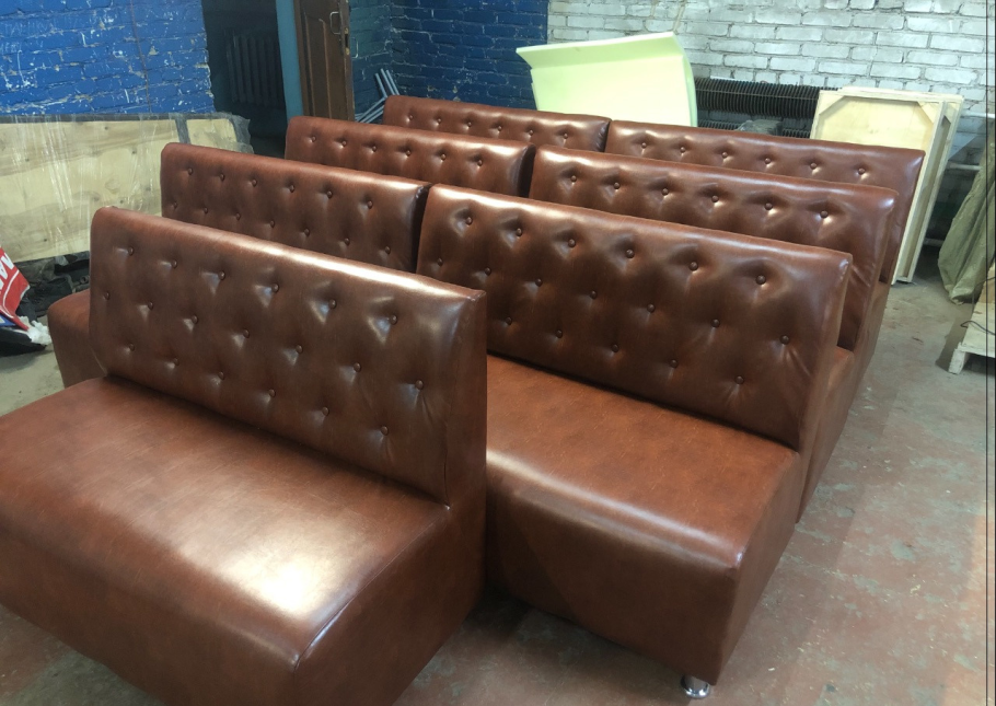 Кожаные диваны для кафе
