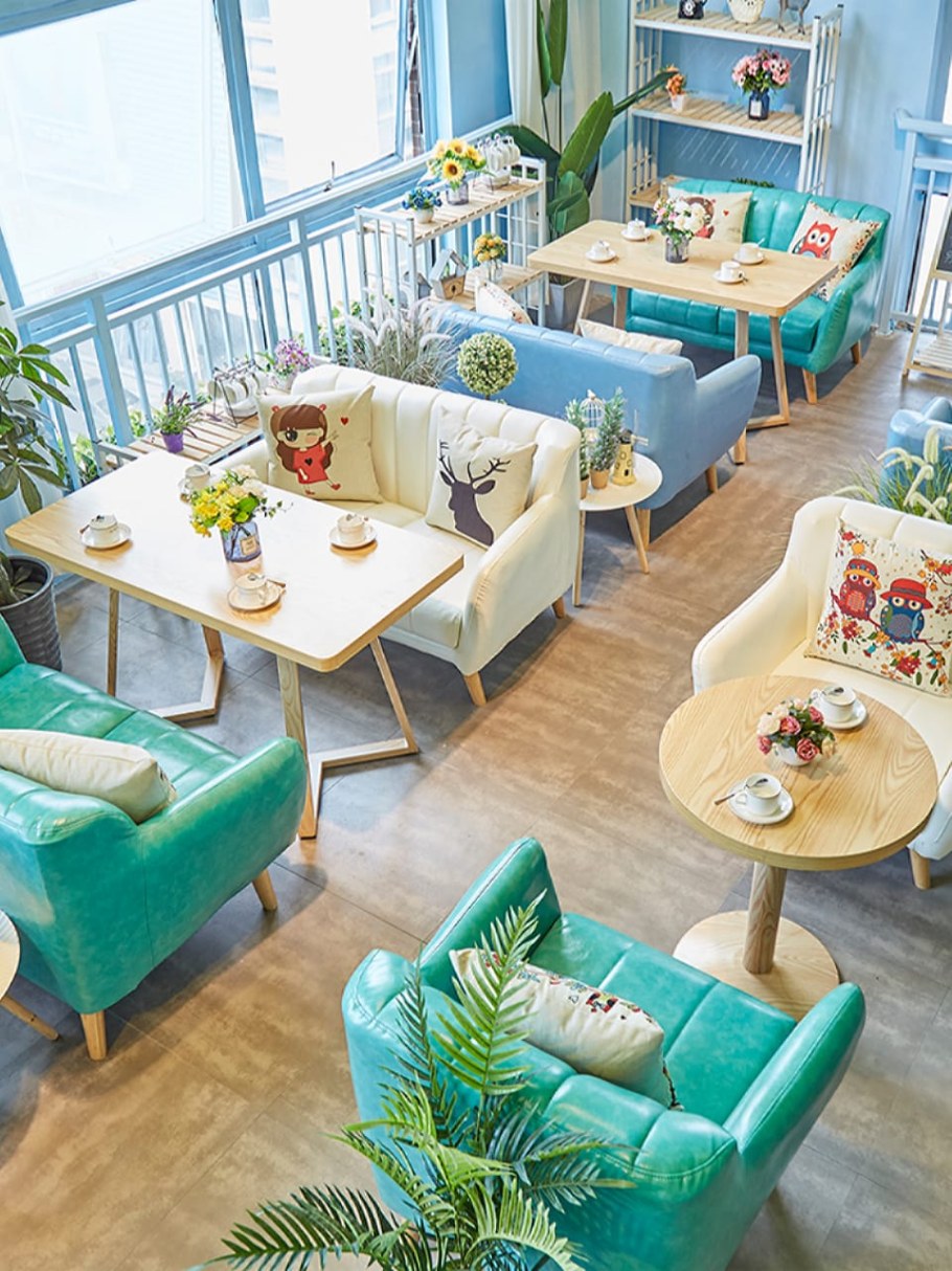 Красивые низкие диваны для кафе