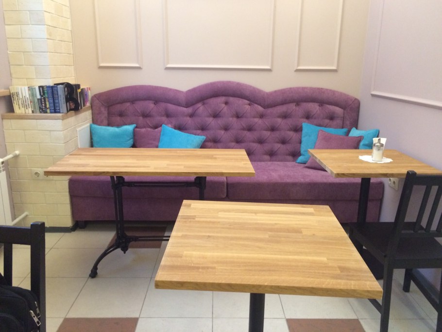 Нестандартная мебель для кафе