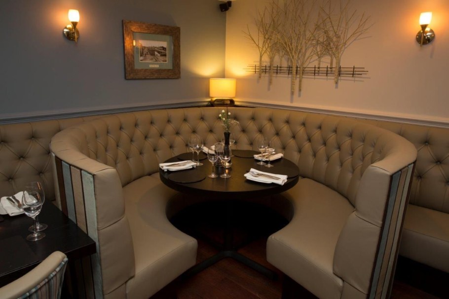 Модульные диваны для кафе