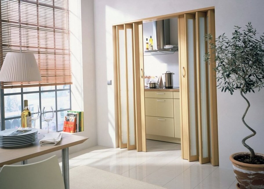 Стеклянные двери в интерьере