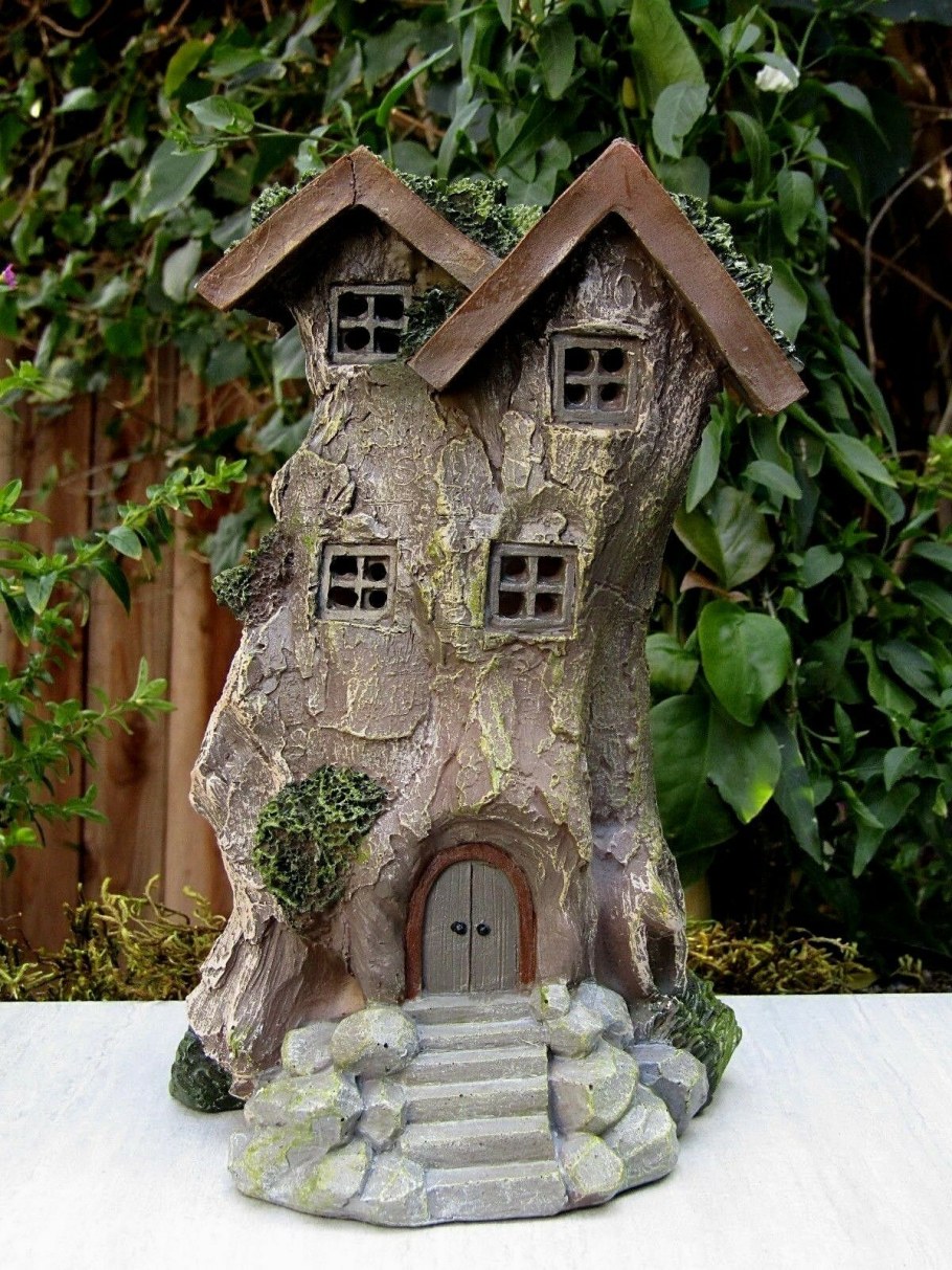 Домик из пенька