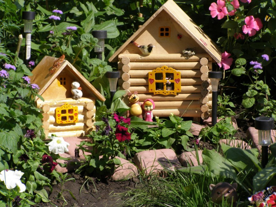 Сад с феями домики