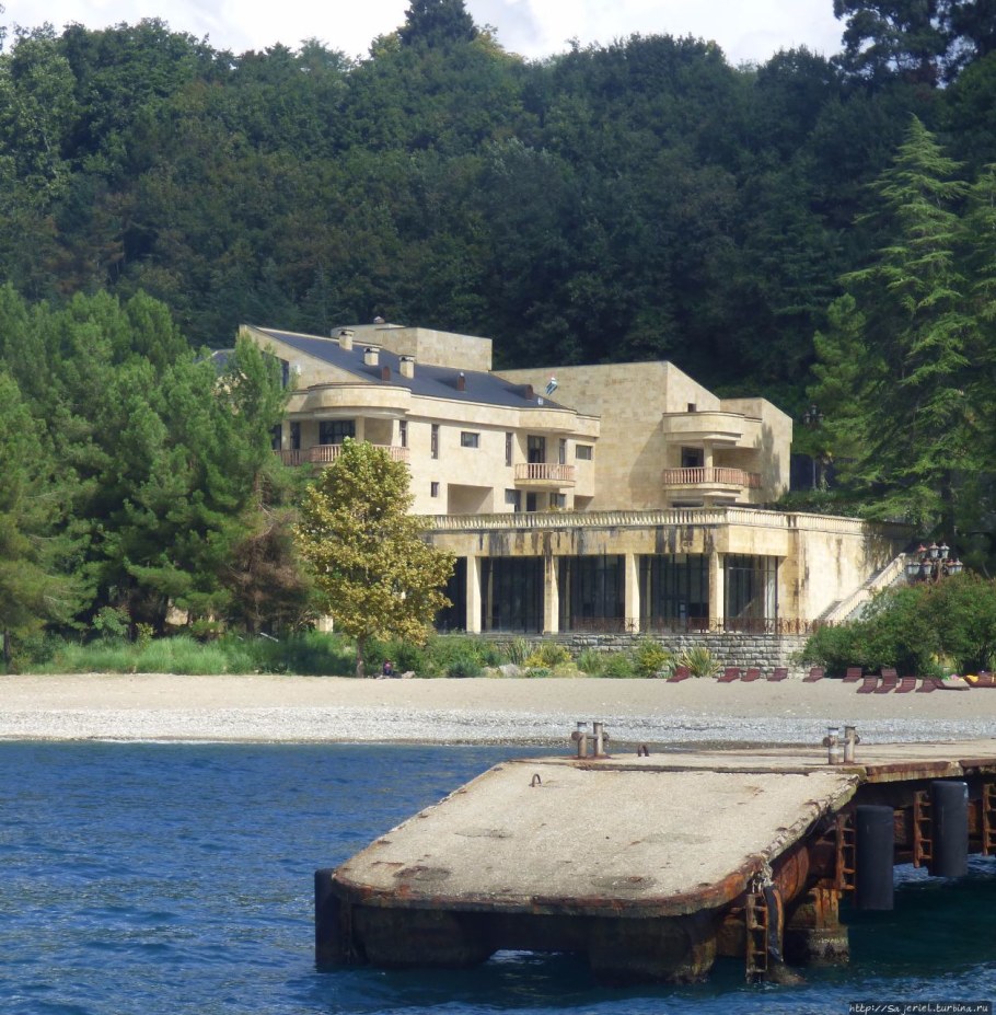 Дача Грибачева в Форосе интерьер