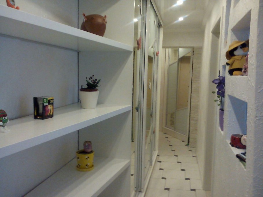 Коридор в панельной девятиэтажке