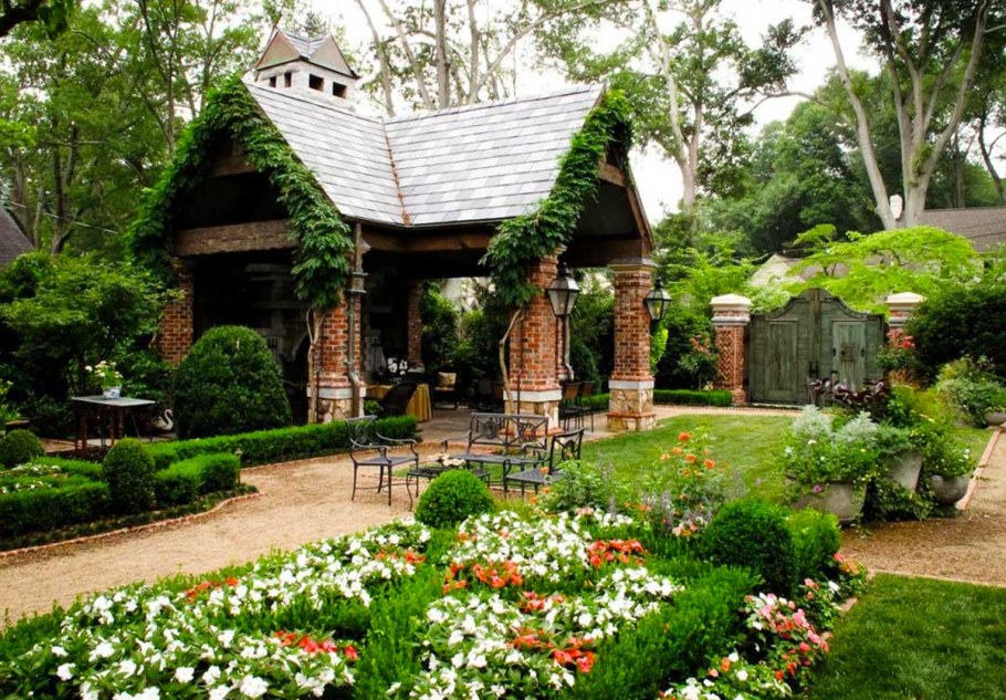 Загородный дом с огородом