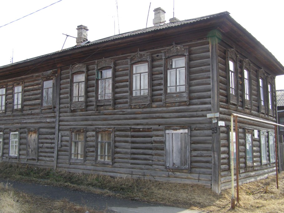 Деревянный дом на Петра Алексеева