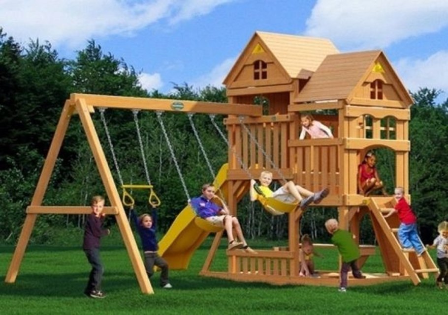 Игровой комплекс (детская игровая площадка) спортплощадкой