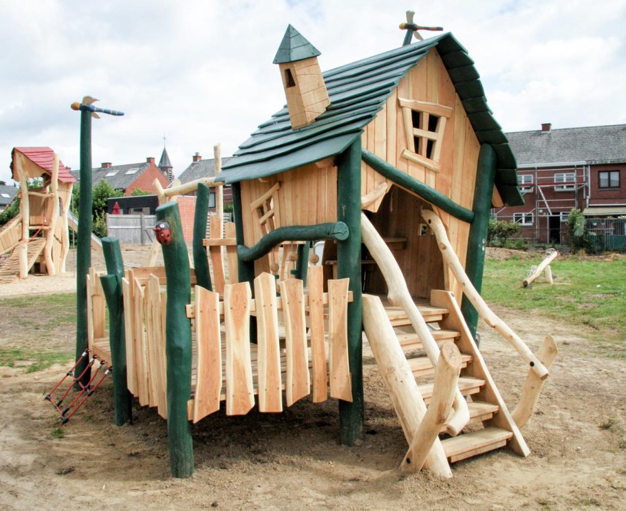 Детская площадка горка