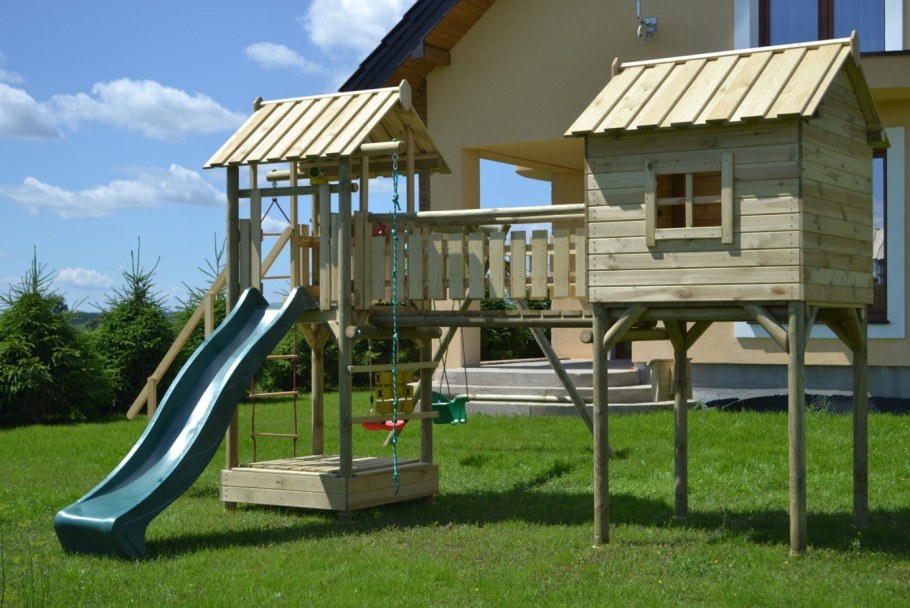 Детский домик для дачи