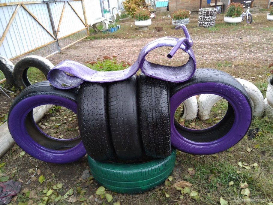 Столик из покрышки