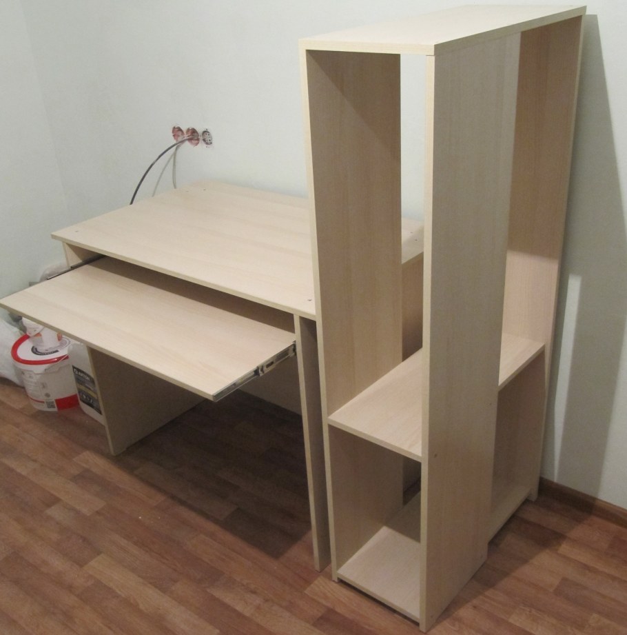 Столик компьютерный ДСП