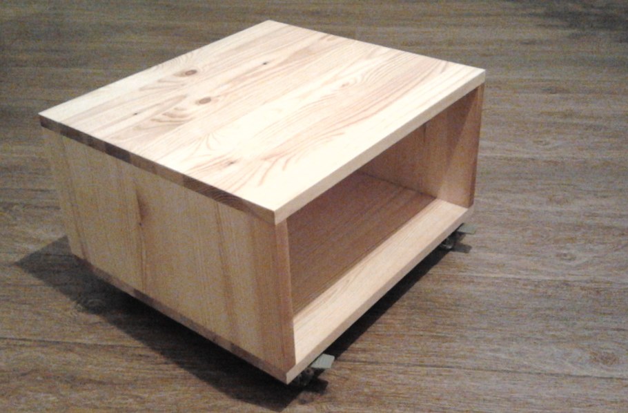 Тумбочка из мебельного щита