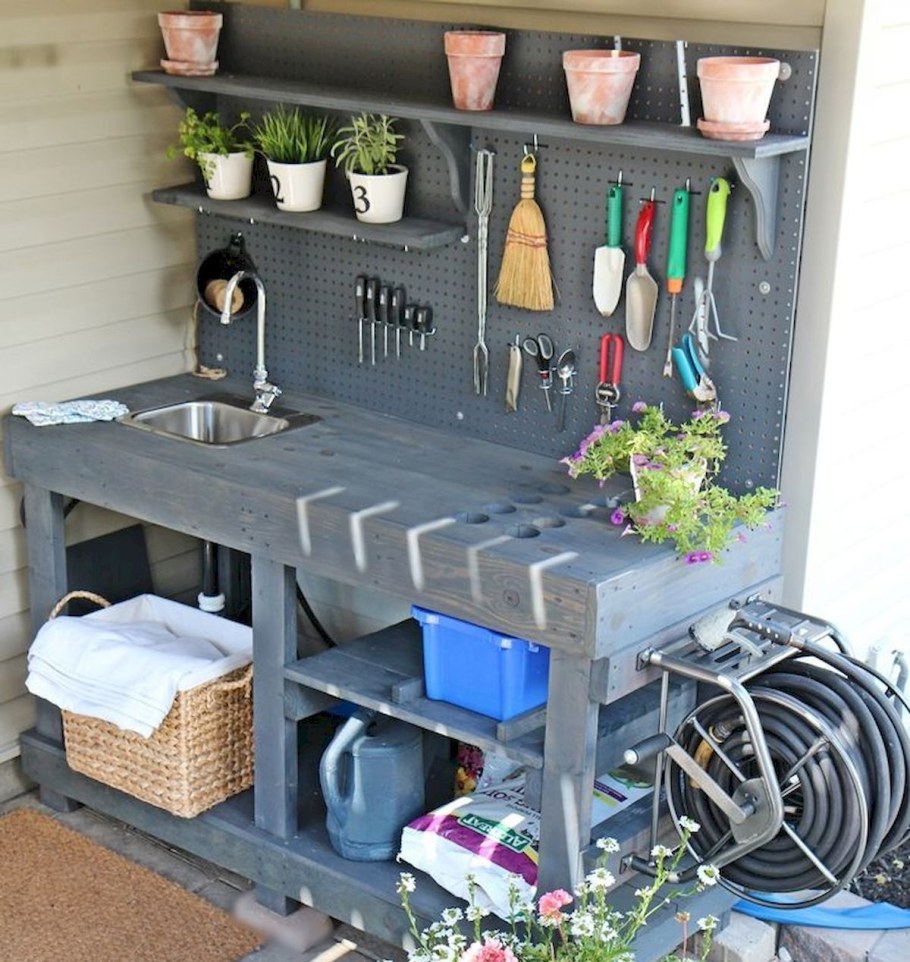 Домик для инвентаря