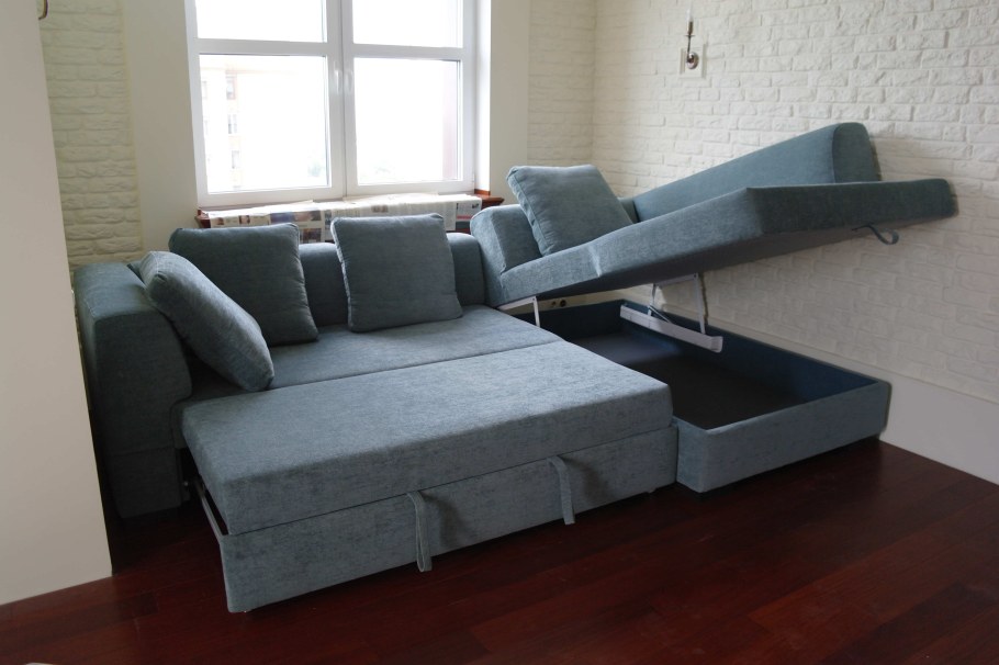 Угловой диван раскладывающийся вперед