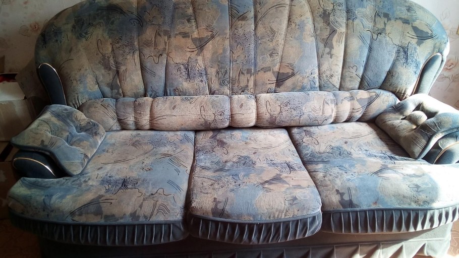 Угловые диванов в мебель даром