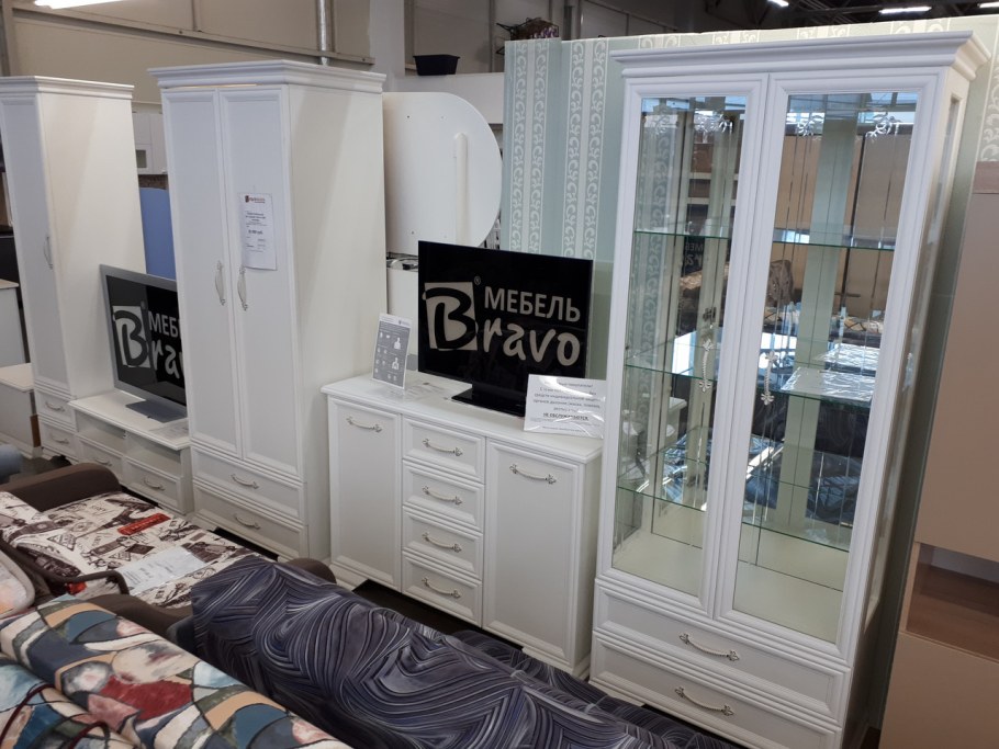 Кровать и тумбы Грация