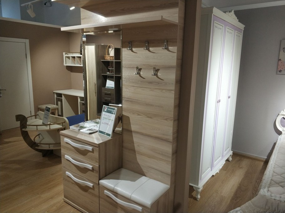 Современные стенки в комнату