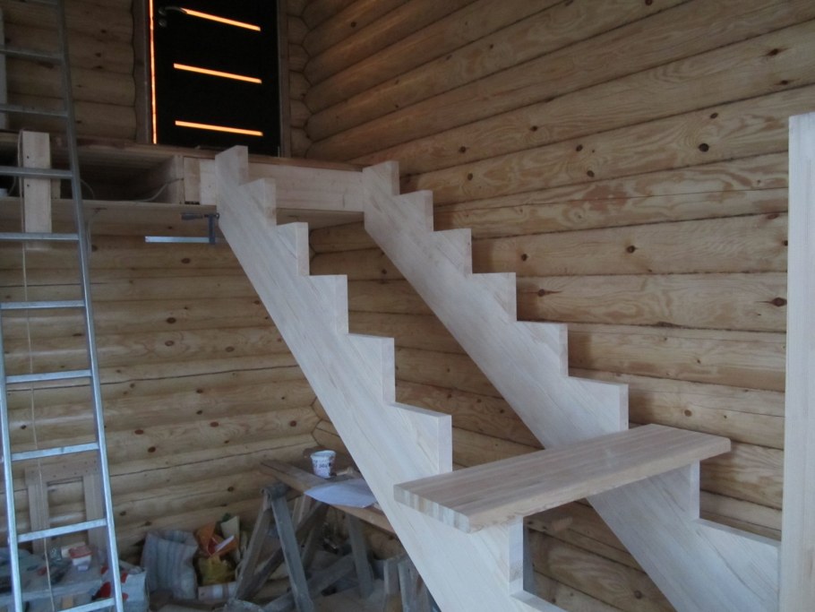 Лестница в деревянном доме на второй этаж чертеж