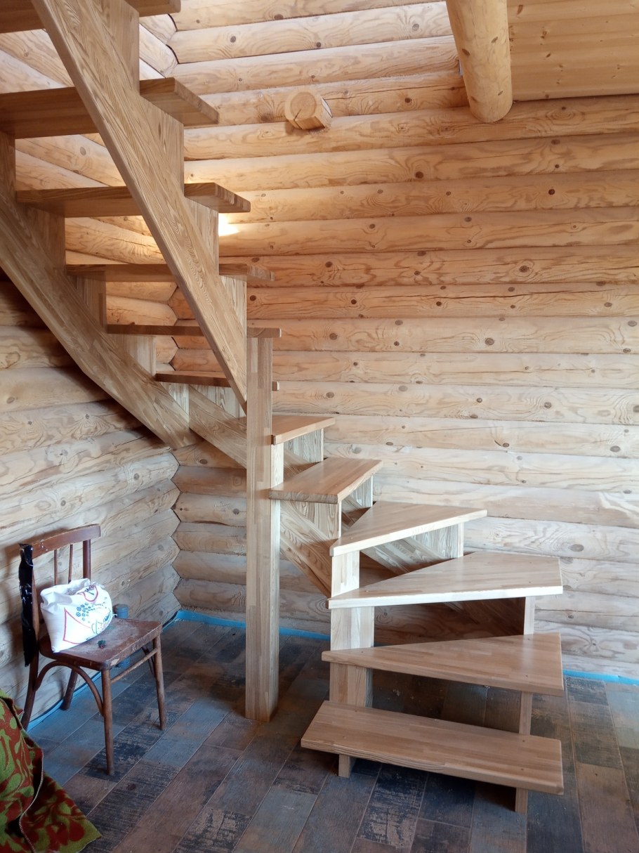 Самодельная деревянная лестница