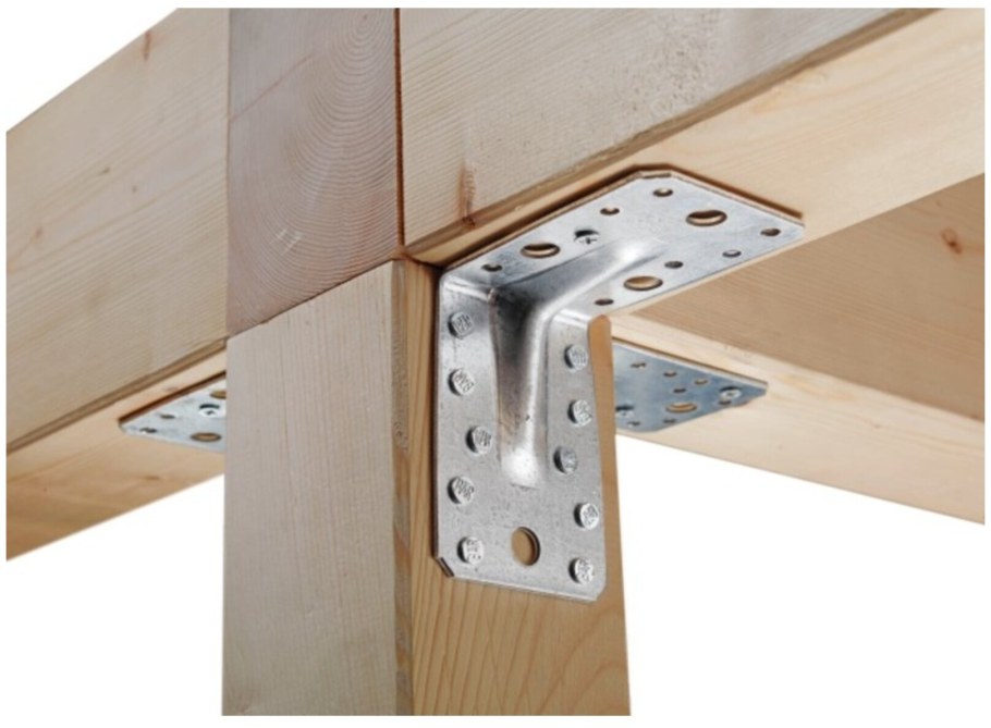 Крепление бруса 150х150 к фундаменту