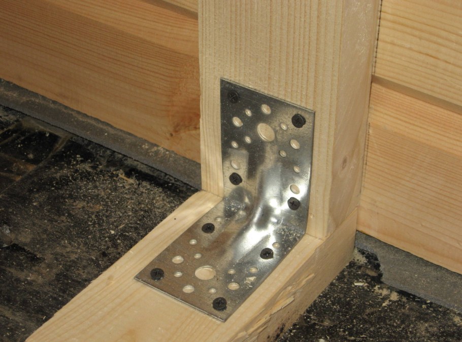 Уголок крепежный усиленный 40х40х40х2