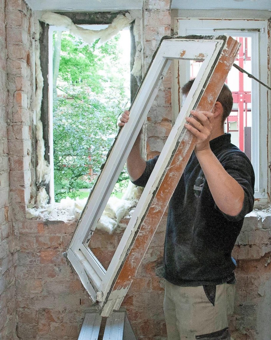 Демонтаж деревянных окон