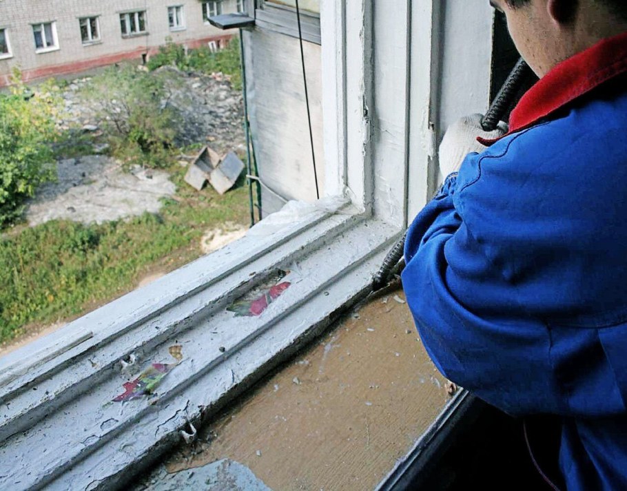 Окна большие глухие пластиковые