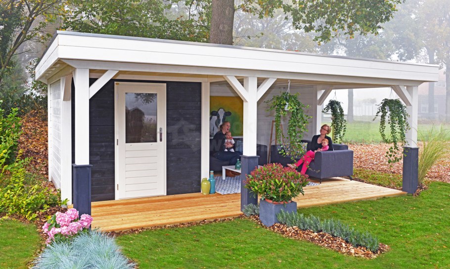 Сарай с террасой