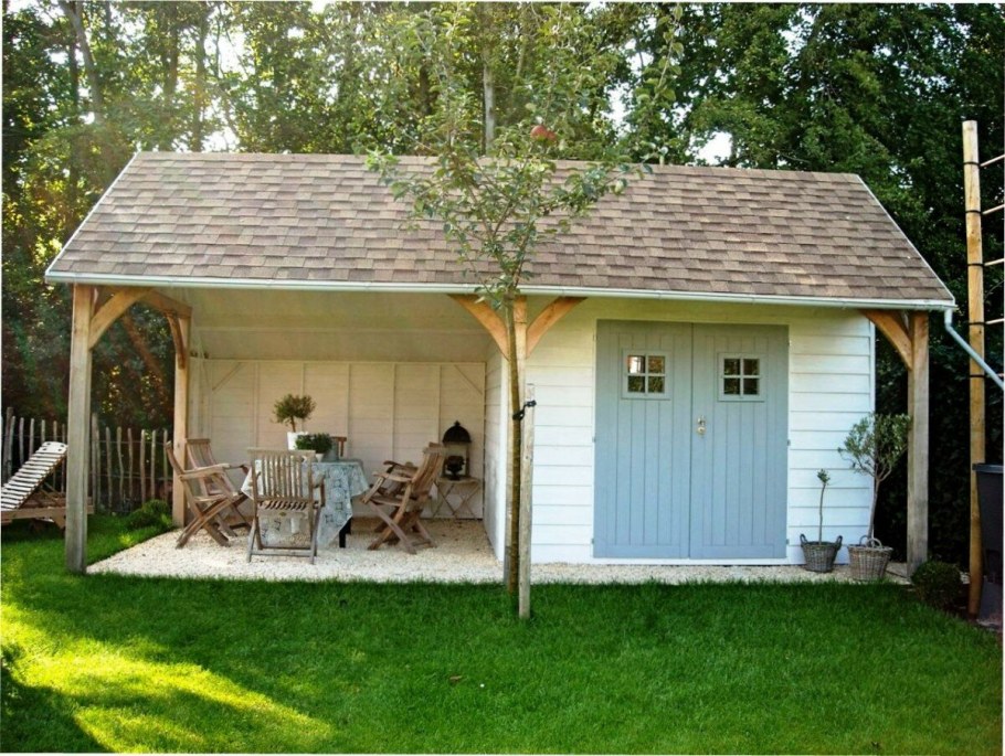 Беседка с летней кухней