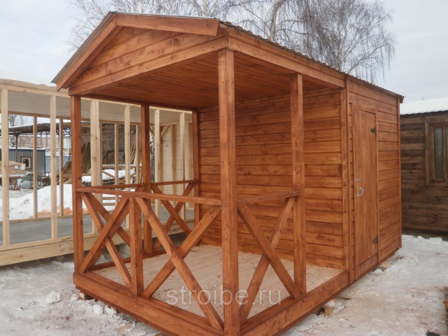 Сарай с верандой под общей крышей