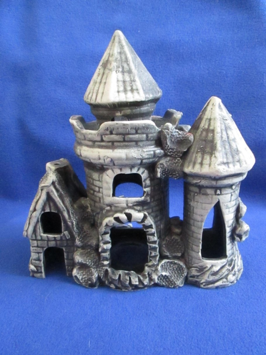 Замок из гипса