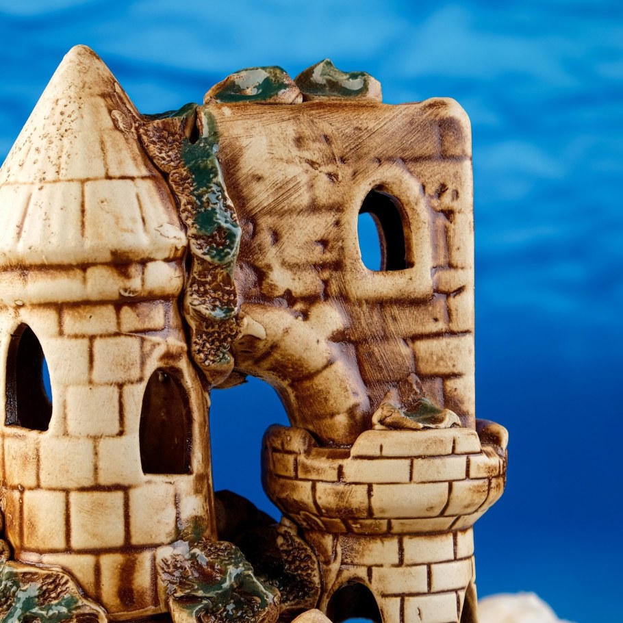 Декоративные замки для аквариума