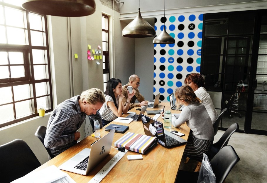 Реставратор мебели