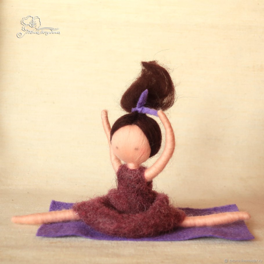 Текстильная кукла йог