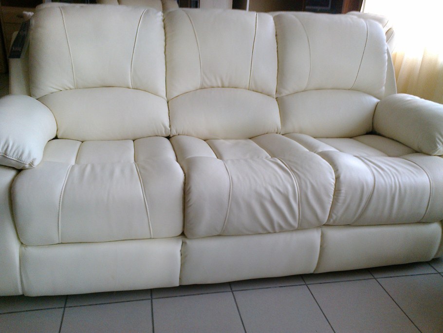 Диван кожаный белый раскладной
