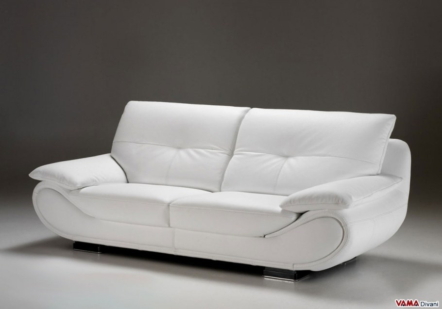 Белый кожаный диван