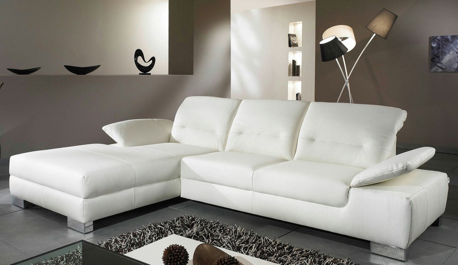 Белый кожаный диван