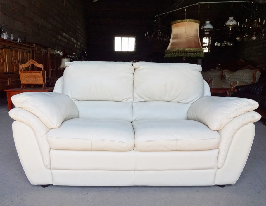 Кожаный диван белая кожа