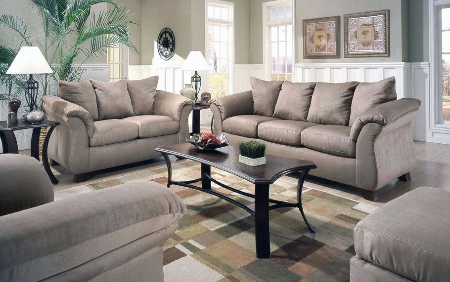 Мягкая мебель в интерьере гостиной