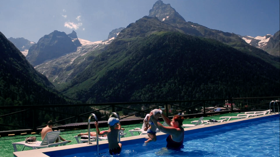 Апартаменты вершина Домбай бассейн