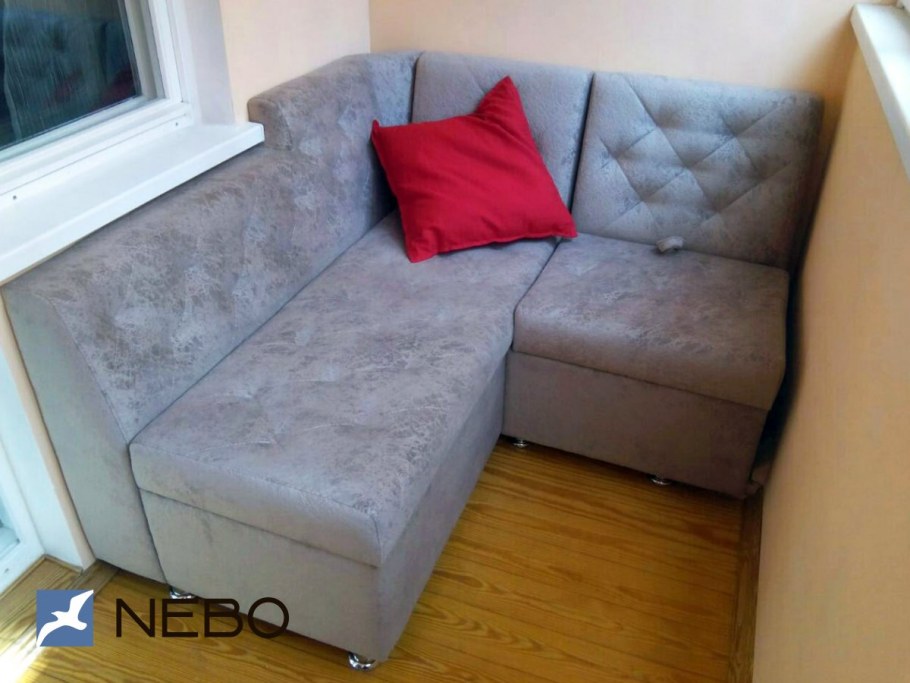 Маленький диван на балкон