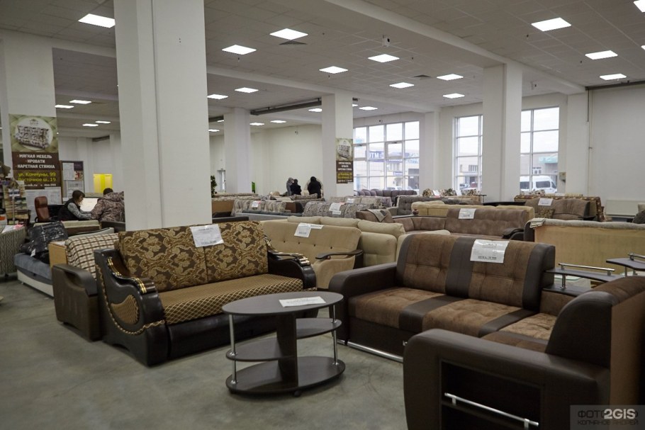 Дорогой помпезный салон